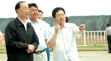 原中共中央書記處書記、中紀委副書記何勇視察我公司